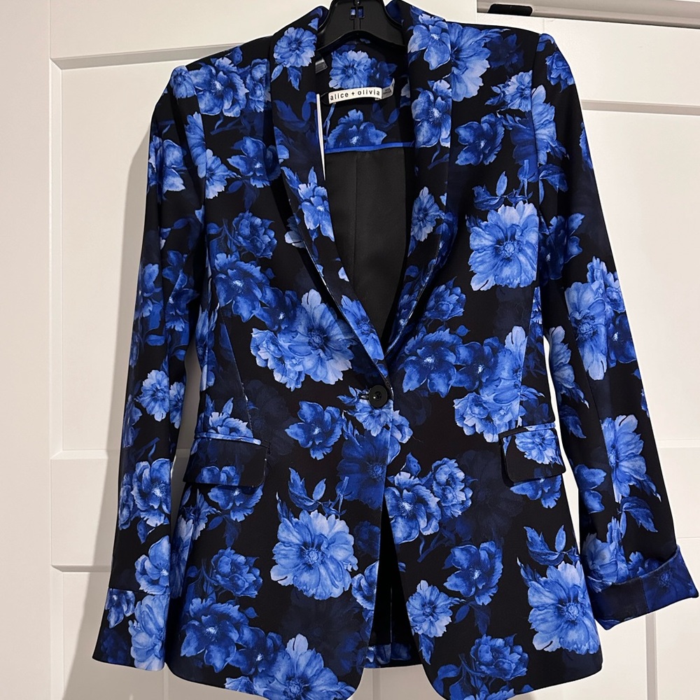 🚨NWT🚨 Alice and Olivia Macey Floral Print Blazer